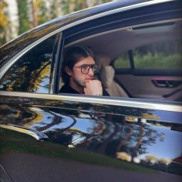 Услуги стилиста Александра Данилова пользуются рекордной популярностью среди модниц благодаря уникал